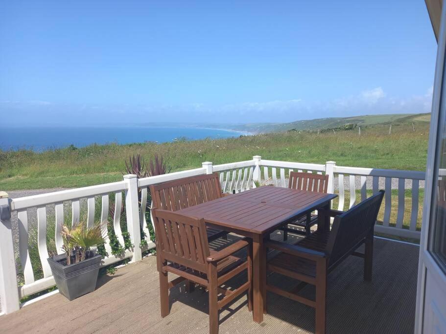 Bay View - Fantastic Views Of Whitsand Bay Torpoint Exterior photo